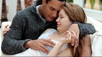 Play أمي يعلم ابنتها المراهقة كيفية الحصول على فيلم سكس سكس