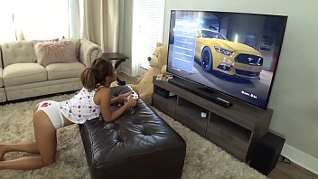 Play Xnxx مع الإخوة في الحمام يضاجعها عندما تلعب Jofundi