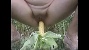 Play مقاطع Xnxx 2018 مع عاهرة تقدم ذرة في Ia