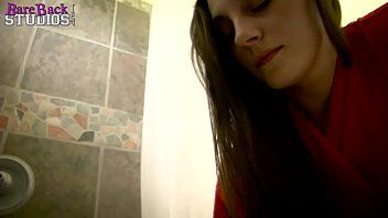 Play الأم المثيرة تحمل بعد أن تمارس الجنس مع ابنها