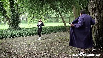 Play أفلام إباحية مجانية مع حالات اغتصاب في الرياضة المتشددين استغل من قبل رجل عجوز