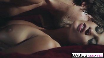 Play الجنس والجنس العاطفي مع كس الحسية