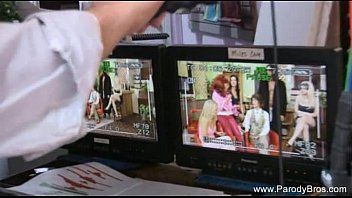 Play يتم اختراق محاكاة ساخرة ريد كاب Xxx بشكل منحرف من الخلف