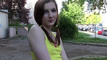 Play المتقلب بإصبعين في كس يقبل الجنس الفموي والجنس