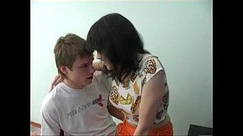 Play الأخ يخترق كس أخته الساخن