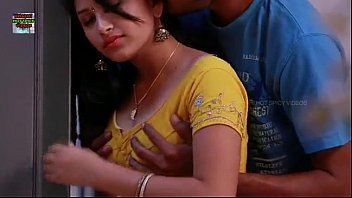 Play إنه يغوي أخته المهرة ببضع لمسات Pxxx