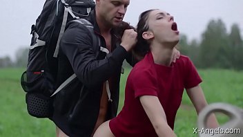 Play يذهب في رحلة مع أحد يعتبره صديقه ويخبره أن يمارس الجنس معه
