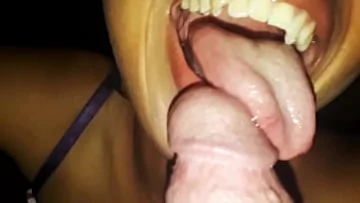 Play الساخنة اللاتينية ماما تمتص بخبرة ديك كبيرة، يحصل على شاعر المليون في الفم