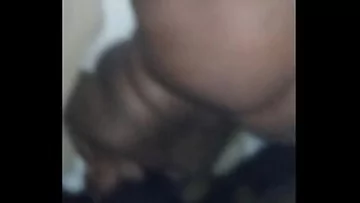 Play متعرج الأبنوس BBW شيروكي يحصل الرطب والبرية مع كبير ديك في 5 صباحا