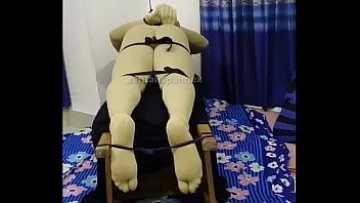 Play BTS: الهيمنة الأنثوية التي ترتدي Zentai أصبحت بذيئة مع عبودية الطاولة