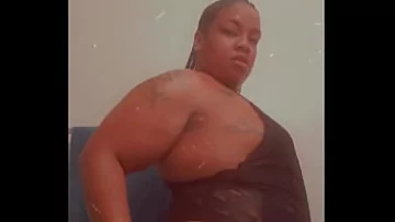 Play غنيمة كبيرة BBW Dominatrix في الملابس الداخلية يثير مع بوسها الأبنوس