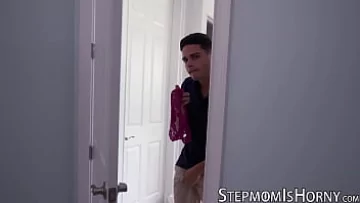 Play عقوبة ديك شديدة من STEPMOM جيا غريس