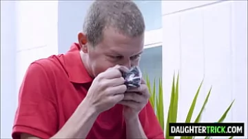 Play لا يمكن للآباء مقاومة سرقة ومضاجعة بناتهم في طقوس العربدة المحظورة