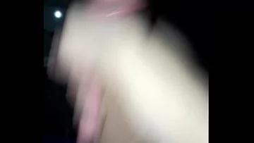 Play الشباب وقحة غريب تتمتع بنفسها