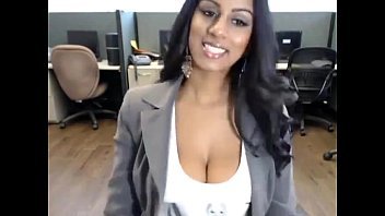 Play كس الروماني في لباس ضيق استمنى على شبكة الإنترنت