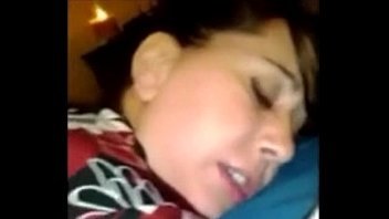 Play Xxx مع مكنسة من Slatina يجلس على بطنها ومارس الجنس في الحمار