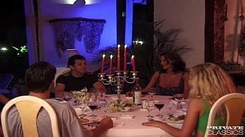 Play Xnxx في الحجز مع مغتصب يغتصب شقراء